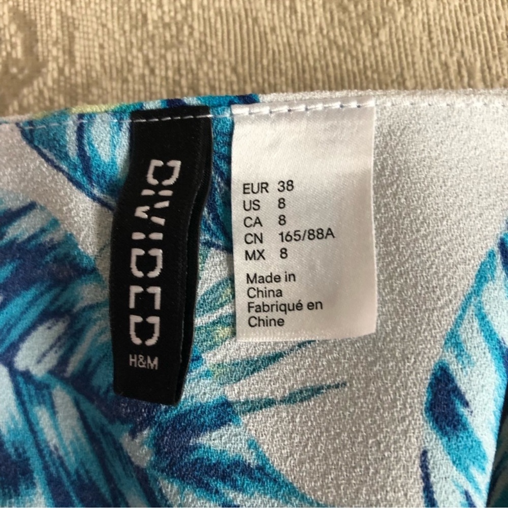 H&M Divided Floral Print Cold Shoulder Top - Size 8 - NWOT - Picture 6 of 12